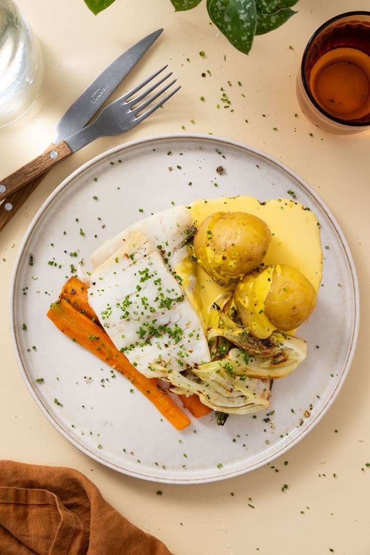 Hvid fisk med ovnbagte grøntsager og bearnaisesauce