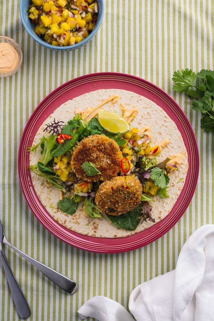 Tundeller i wrap med mangosalsa og chilimayonnaise