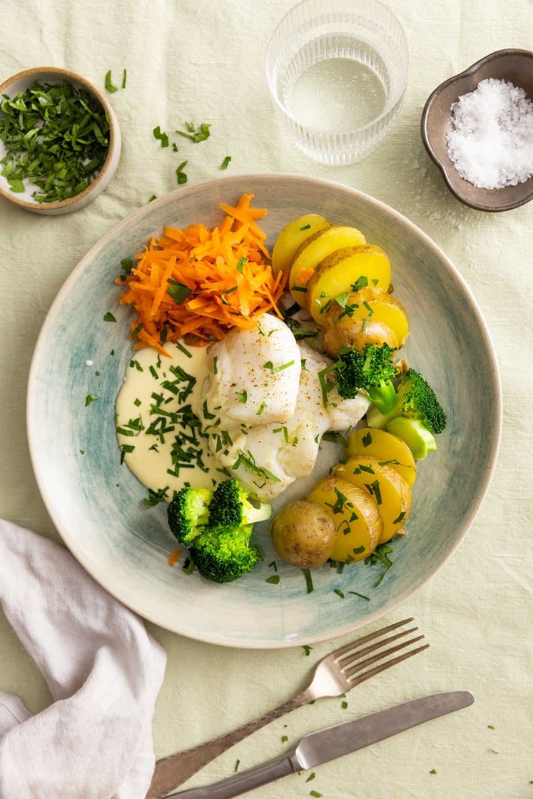 Ovnbagt torsk med citronsauce og kartofler