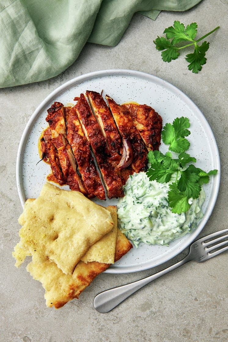 Tandoori kylling med raita og naan