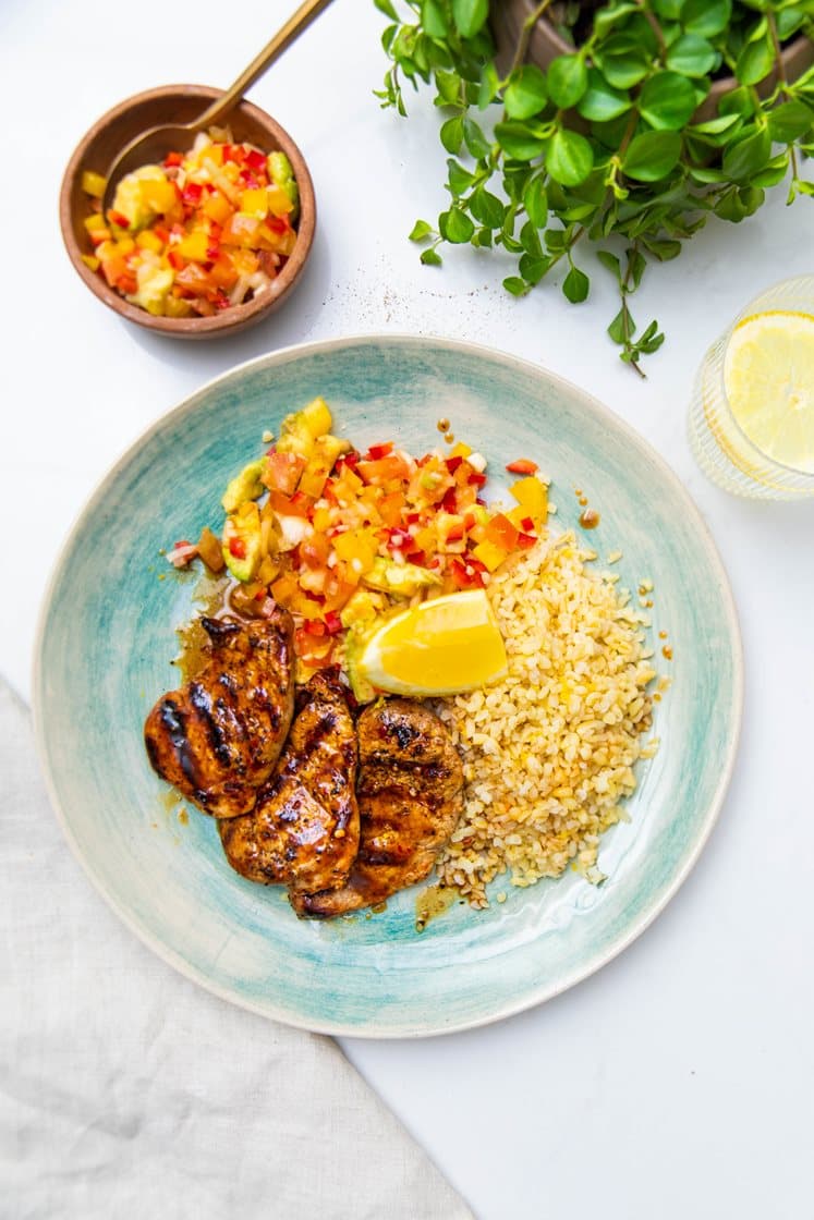 Marinerede sautéskiver med avocadosalsa