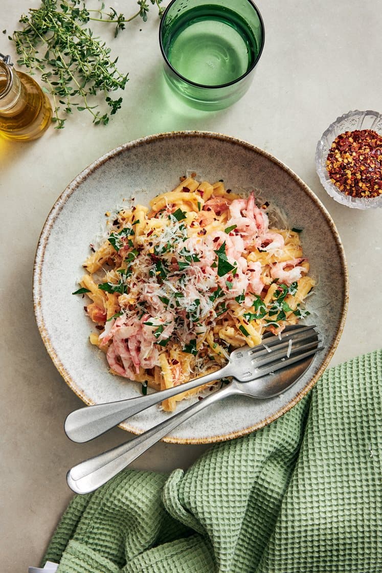 Cremet rejepasta med chili, tomat og persille