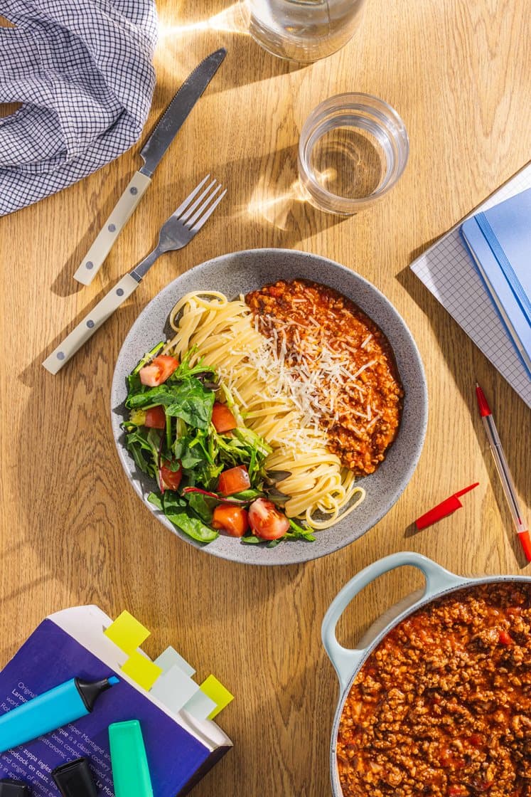 Quick linguine bolognese med salat