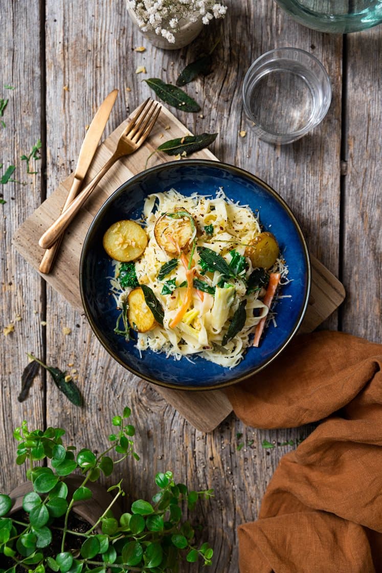 Pizzocheri: pasta i cremet sauce med salvie-kartofler