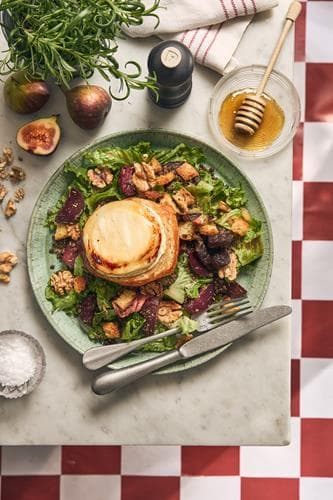 Salad de Chèvre Chaud - Lun gedeost på linsesalat med bagte rødbeder og valnødder