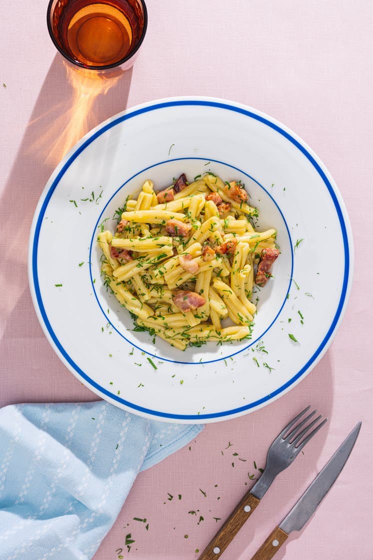 RetNemt pasta carbonara med tørsaltet bacon