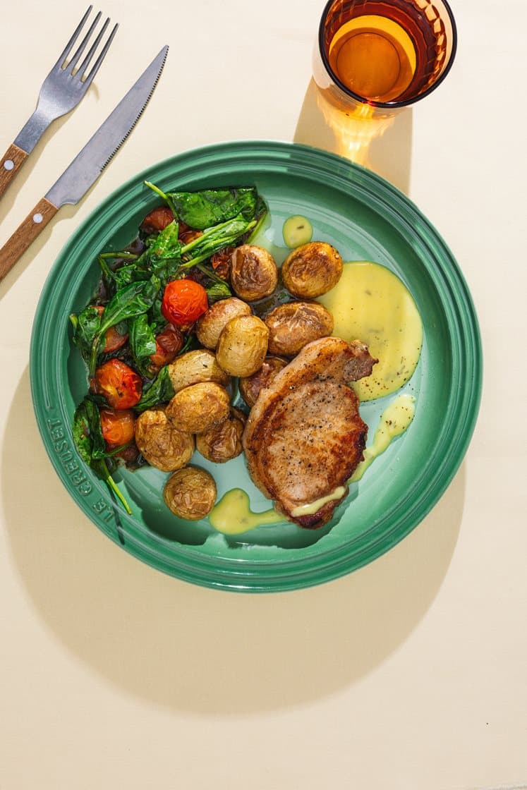Svinekoteletter med bearnaise og små ovnbagte kartofler